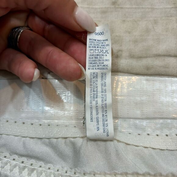 Vintage 1970’s Ladies Hanes her Way White High Waisted Panties Size Medium - Picture 8 of 12